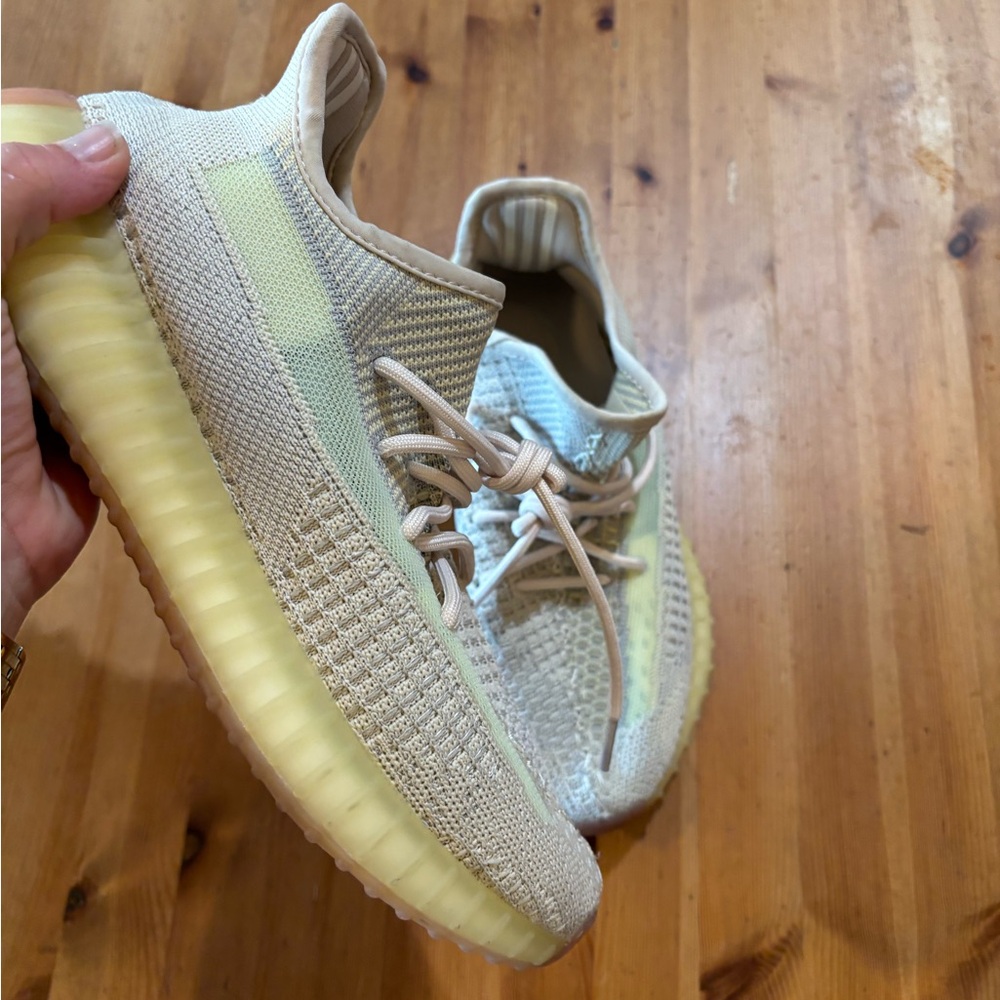 Yeezy 350 Citron - Men’s 8 - Picture 4 of 12